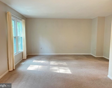 7384 Jiri Woods Court - Photo Thumbnail 11