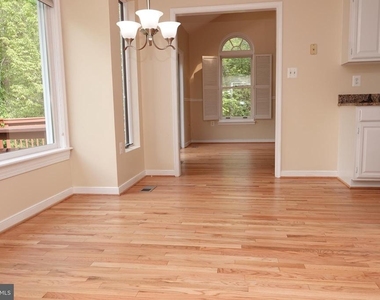 10295 Dunn Meadow Road - Photo Thumbnail 4
