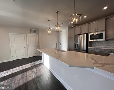 3927 Fair Ridge Drive - Photo Thumbnail 1