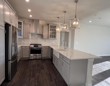 3927 Fair Ridge Drive - Photo Thumbnail 2
