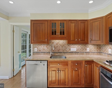 6543 Cedarwood Court - Photo Thumbnail 11