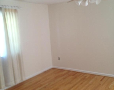 7017 Murray Lane - Photo Thumbnail 3