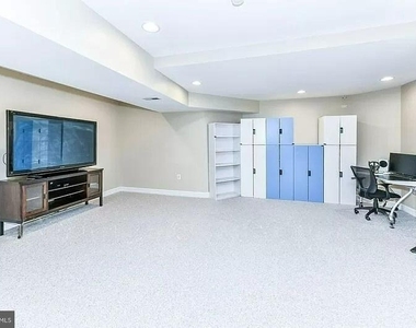 1088 Safa Street - Photo Thumbnail 16