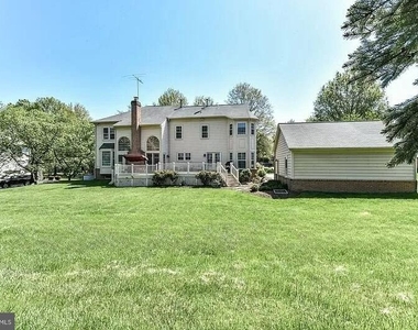 1088 Safa Street - Photo Thumbnail 45