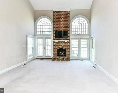 1088 Safa Street - Photo Thumbnail 20