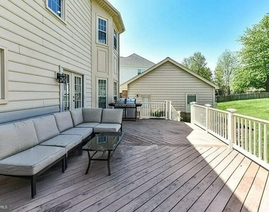 1088 Safa Street - Photo Thumbnail 46