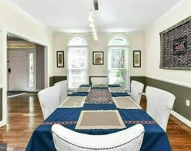 1088 Safa Street - Photo Thumbnail 31