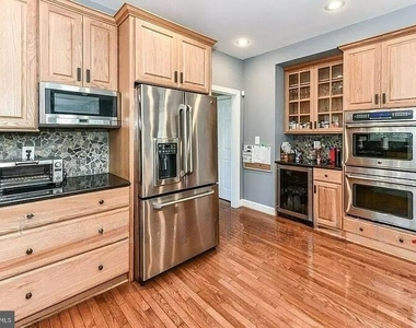 1088 Safa Street - Photo Thumbnail 23