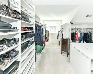 1088 Safa Street - Photo Thumbnail 8