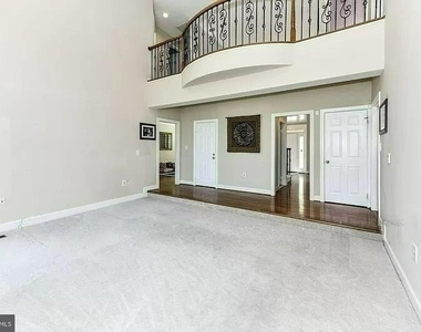 1088 Safa Street - Photo Thumbnail 18