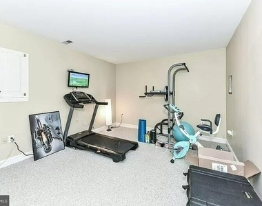 1088 Safa Street - Photo Thumbnail 41