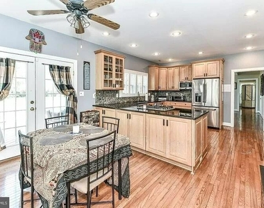 1088 Safa Street - Photo Thumbnail 25