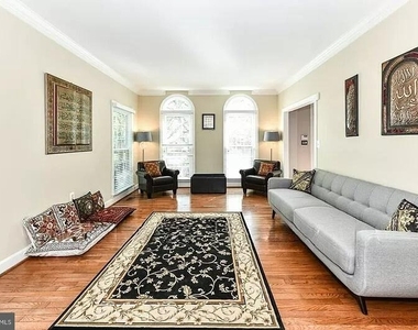 1088 Safa Street - Photo Thumbnail 33