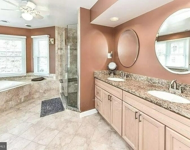 1088 Safa Street - Photo Thumbnail 10