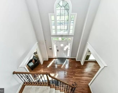 1088 Safa Street - Photo Thumbnail 4