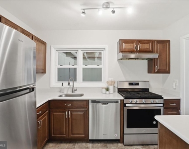 6320 Howe Place - Photo Thumbnail 9