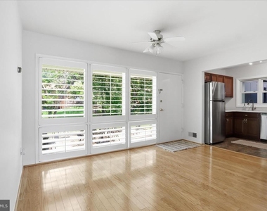 6320 Howe Place - Photo Thumbnail 7