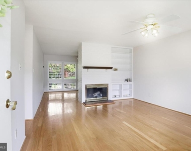 6320 Howe Place - Photo Thumbnail 3