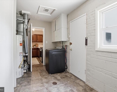 6320 Howe Place - Photo Thumbnail 12