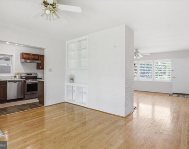 6320 Howe Place - Photo Thumbnail 8