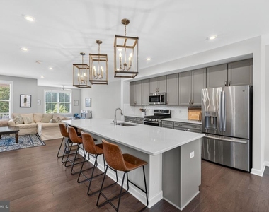 8106 Zoe Place - Photo Thumbnail 1