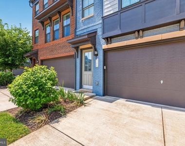 8106 Zoe Place - Photo Thumbnail 34