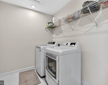 8106 Zoe Place - Photo Thumbnail 25