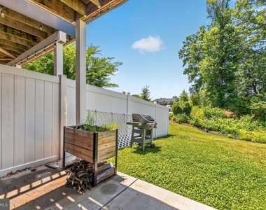 8106 Zoe Place - Photo Thumbnail 31