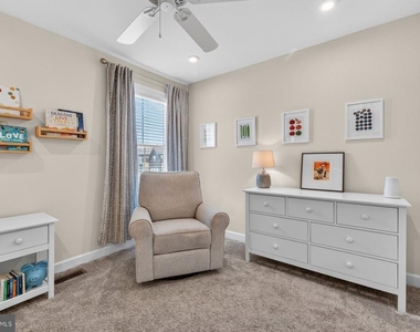 8106 Zoe Place - Photo Thumbnail 20