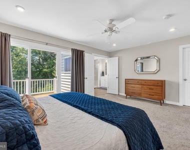 8106 Zoe Place - Photo Thumbnail 14