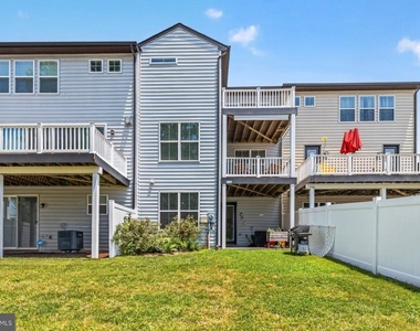 8106 Zoe Place - Photo Thumbnail 32