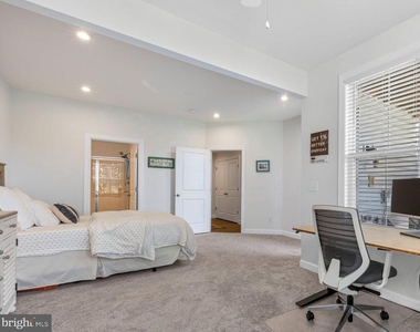 8106 Zoe Place - Photo Thumbnail 29