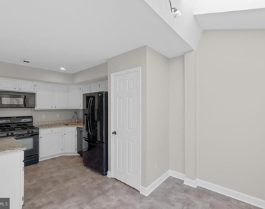 3740 Farmland Drive - Photo Thumbnail 15
