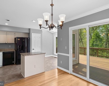 3740 Farmland Drive - Photo Thumbnail 7