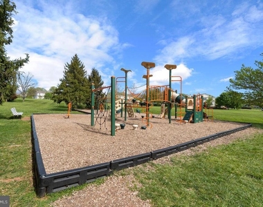 3740 Farmland Drive - Photo Thumbnail 39