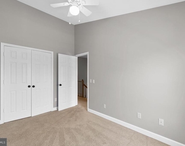 3740 Farmland Drive - Photo Thumbnail 23