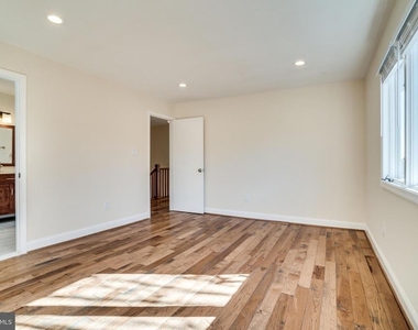 6505 Gretna Green Way - Photo Thumbnail 23