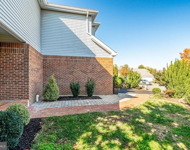 6505 Gretna Green Way - Photo Thumbnail 77