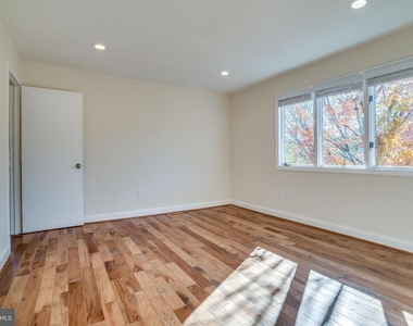 6505 Gretna Green Way - Photo Thumbnail 28