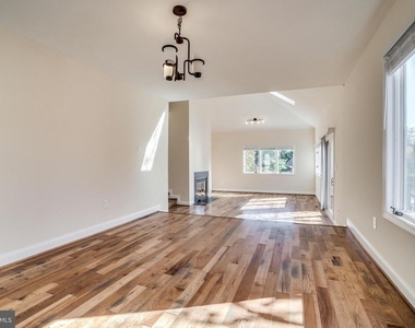 6505 Gretna Green Way - Photo Thumbnail 7