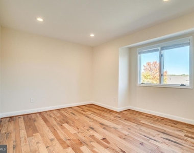 6505 Gretna Green Way - Photo Thumbnail 34