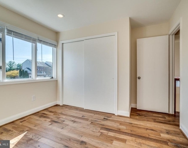 6505 Gretna Green Way - Photo Thumbnail 21