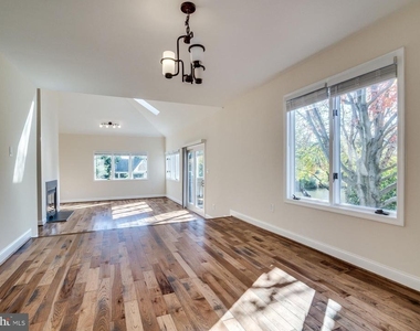 6505 Gretna Green Way - Photo Thumbnail 9