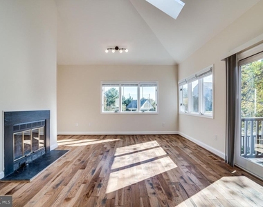 6505 Gretna Green Way - Photo Thumbnail 10