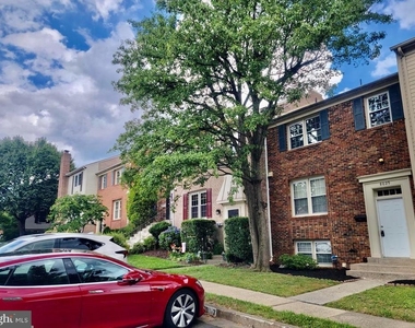 8029 Sleepy View Lane - Photo Thumbnail 1