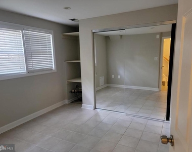 8029 Sleepy View Lane - Photo Thumbnail 10