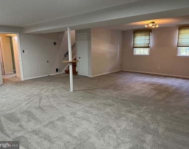 8711 Braeburn Drive - Photo Thumbnail 31