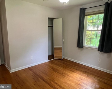8711 Braeburn Drive - Photo Thumbnail 23