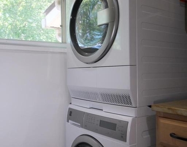 2833 Kalmia Lee Court - Photo Thumbnail 7