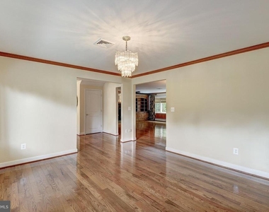 929 Woburn Court - Photo Thumbnail 5